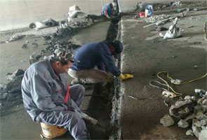 南平铁路框架桥伸缩缝堵漏